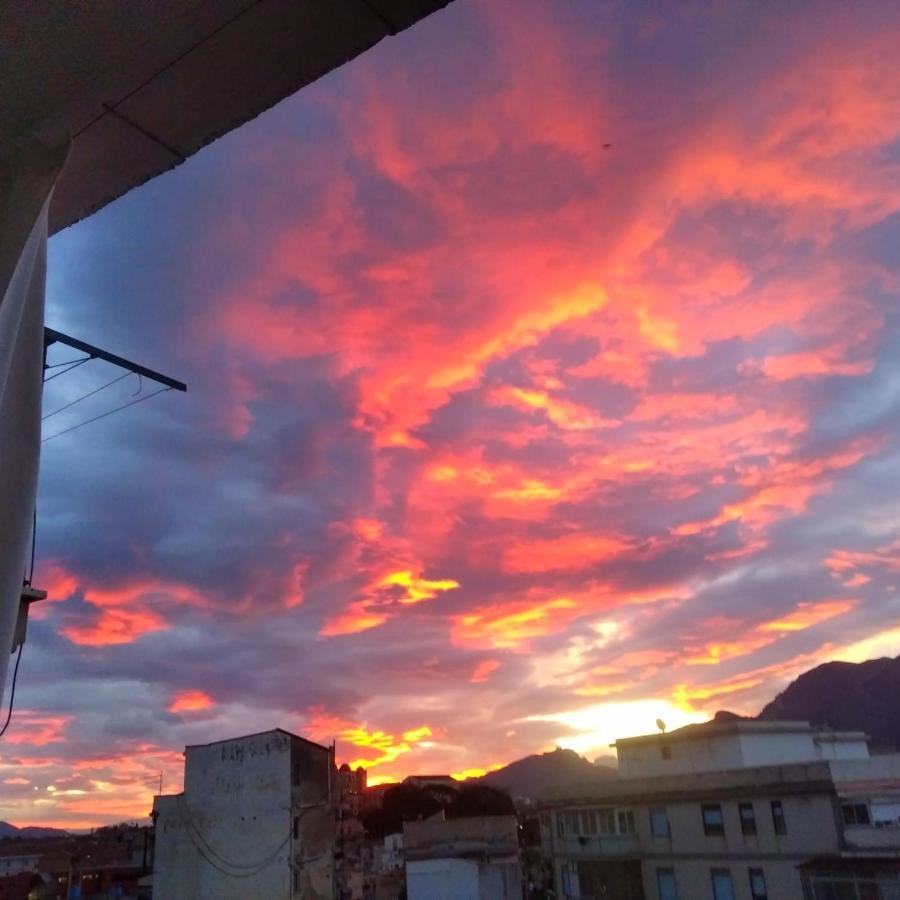 Casa Amari Alla Zisa Hostel ปาแลร์โม ภายนอก รูปภาพ