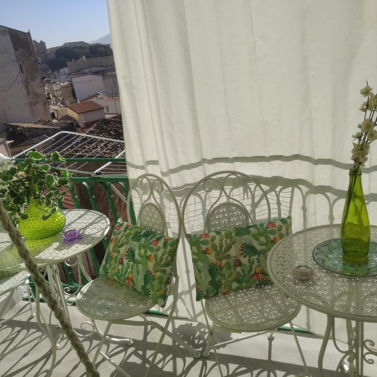 Casa Amari Alla Zisa Hostel ปาแลร์โม ภายนอก รูปภาพ